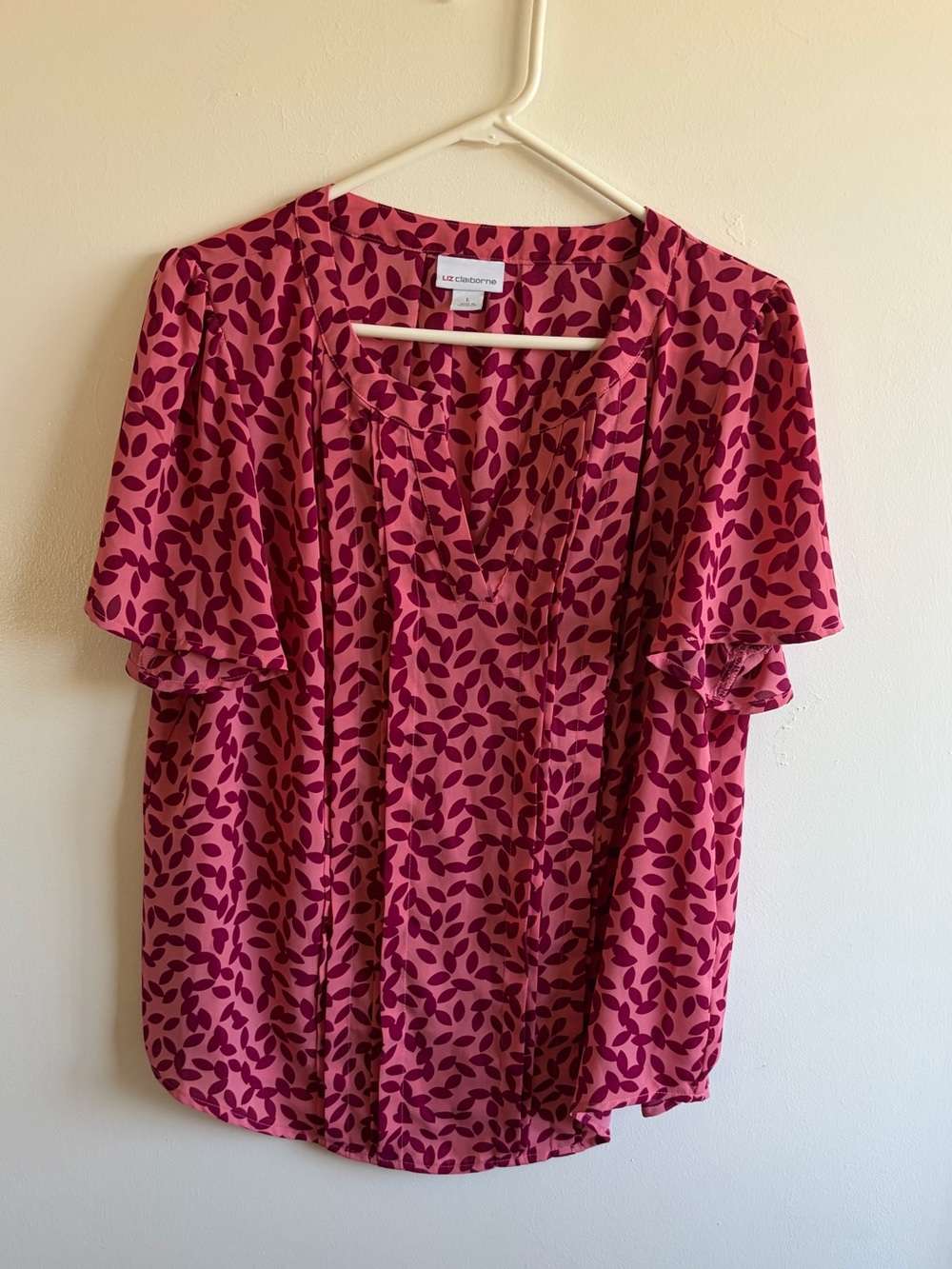 Liz Claiborne Pink and Dark Magenta Leaf-Print Flutter Sleeve Blouse